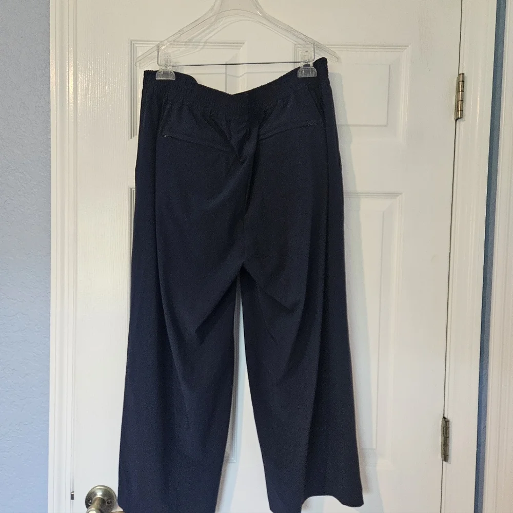 ATHLETA Brooklyn Wide Leg Crop Pant NAVY Size 16 - Picture 2 of 10